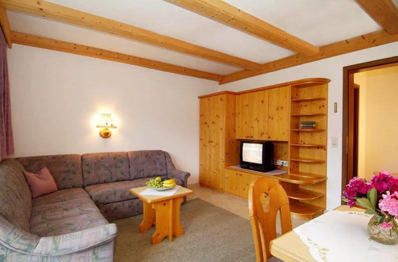 Haus Carmen Apartamento Ehrwald Exterior foto